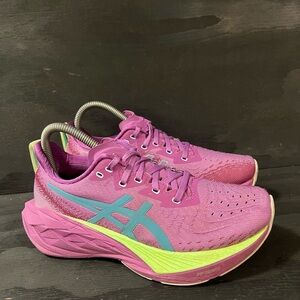 ASICS NOVABLAST 4 Lite Womens Size 6.5 Purple Pink Running Shoes 1012B651